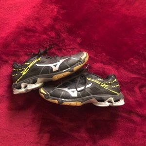 Mizuno SR Touch Volleyball Shoes and pads